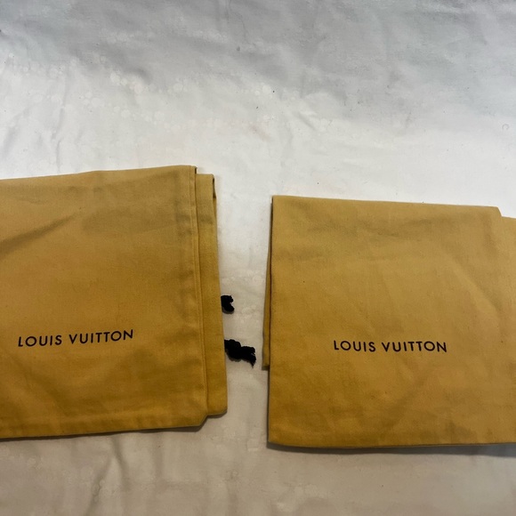 Authentic Louis Vuitton dust storage shoe bag - Picture 4 of 6